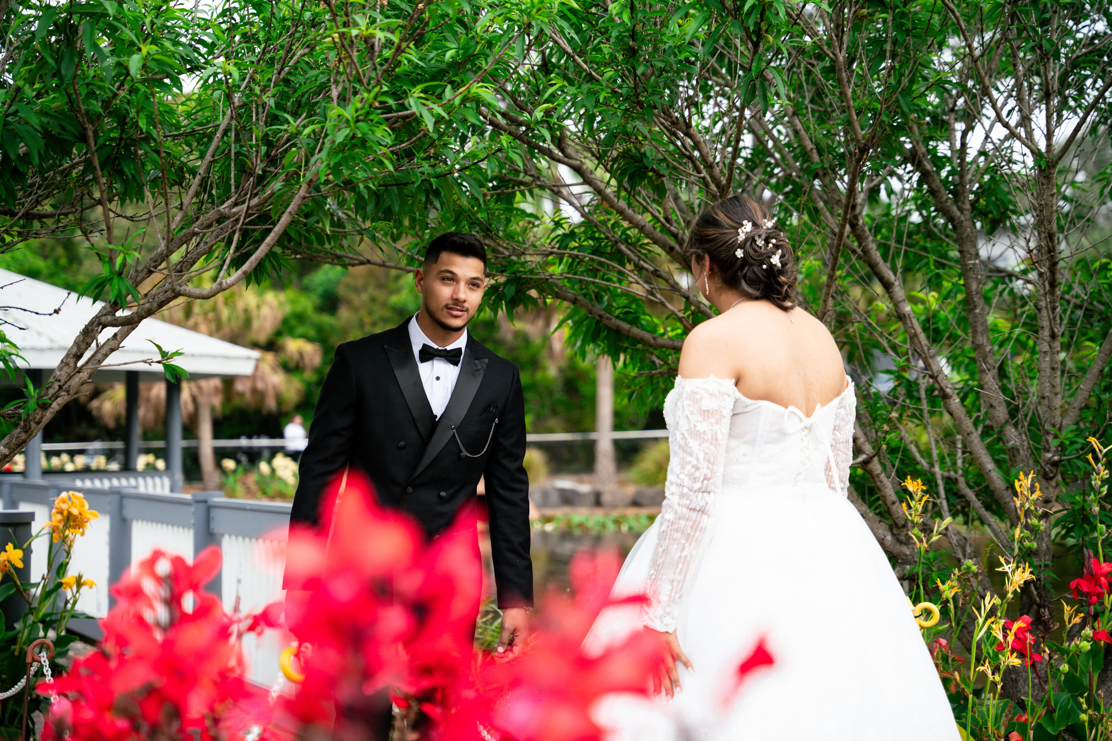 The first look, between flowers